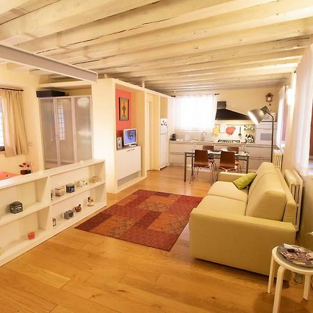 Lovely Apartment Sottoriva Verona Buitenkant foto
