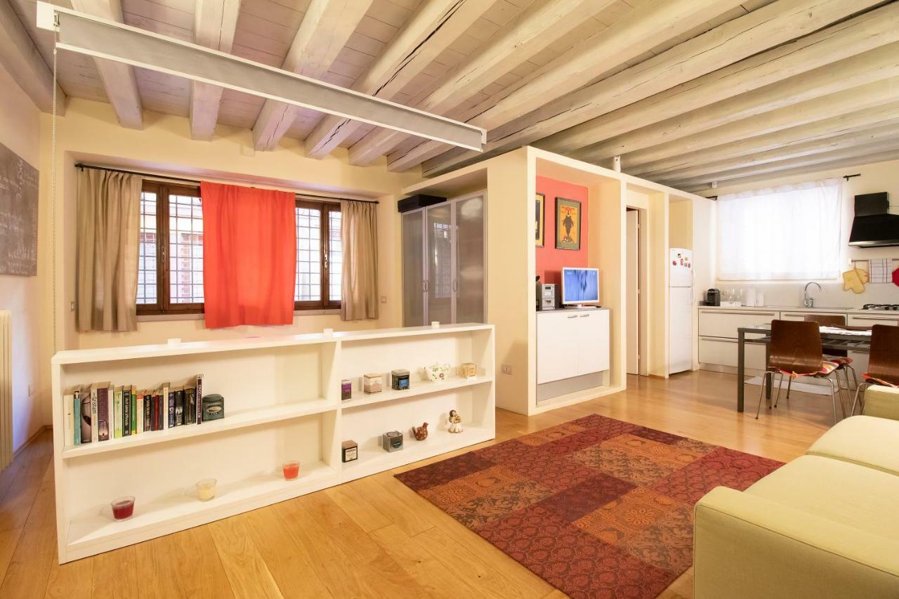 Lovely Apartment Sottoriva Verona Buitenkant foto