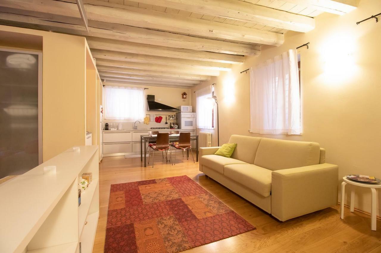Lovely Apartment Sottoriva Verona Buitenkant foto
