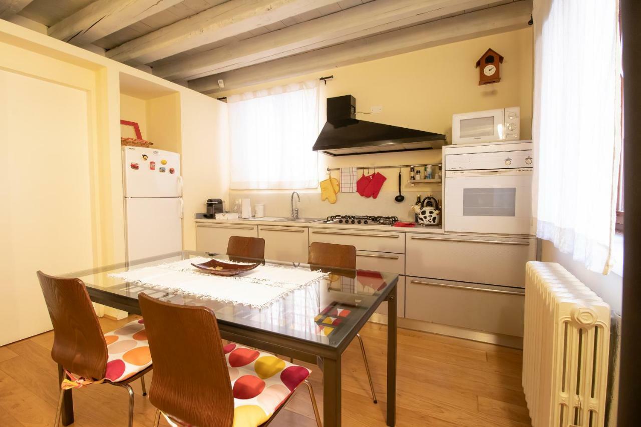Lovely Apartment Sottoriva Verona Buitenkant foto